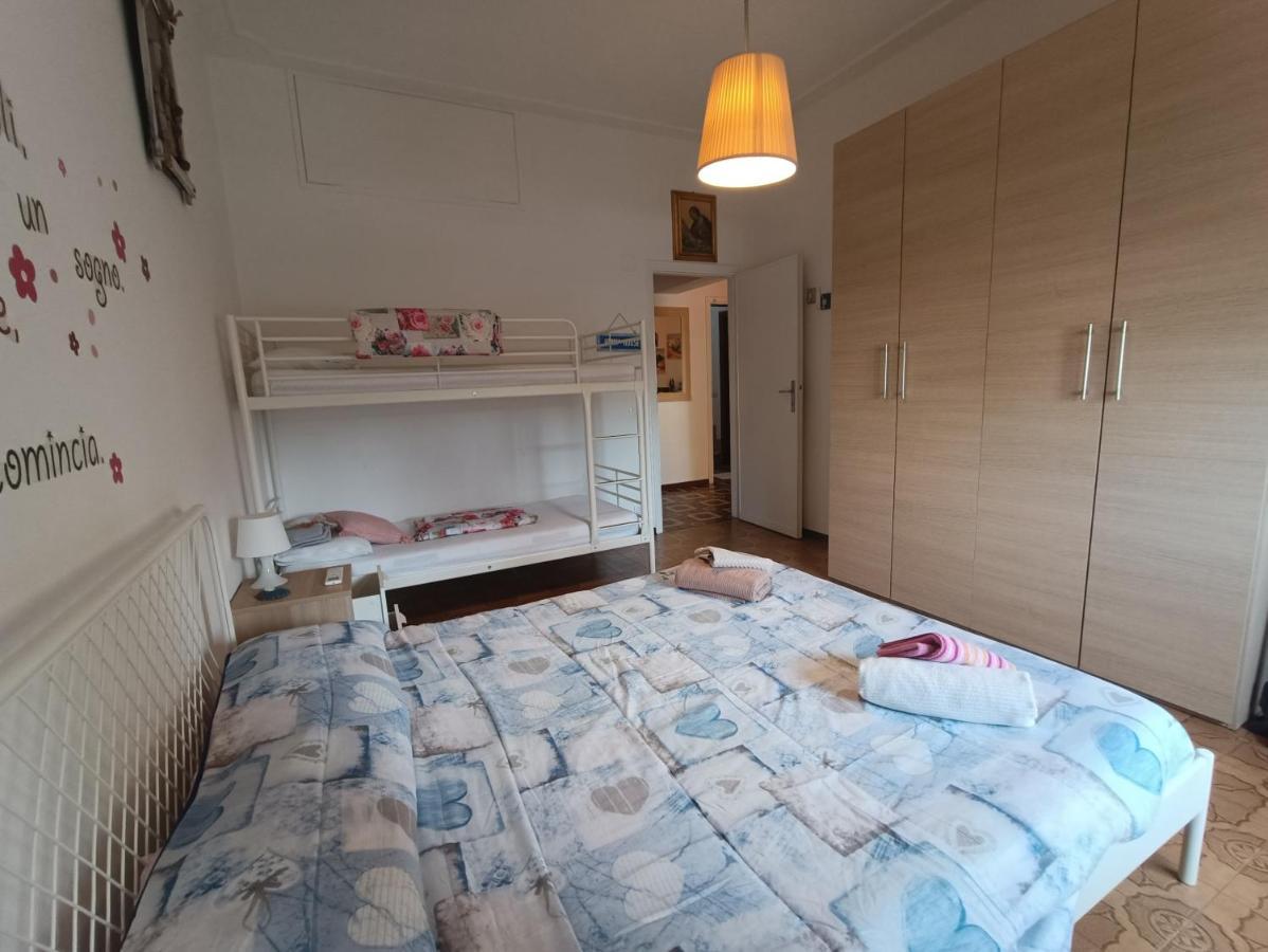 Le Palme 98 "Casa Vacanze" Lido di Camaiore Eksteriør billede