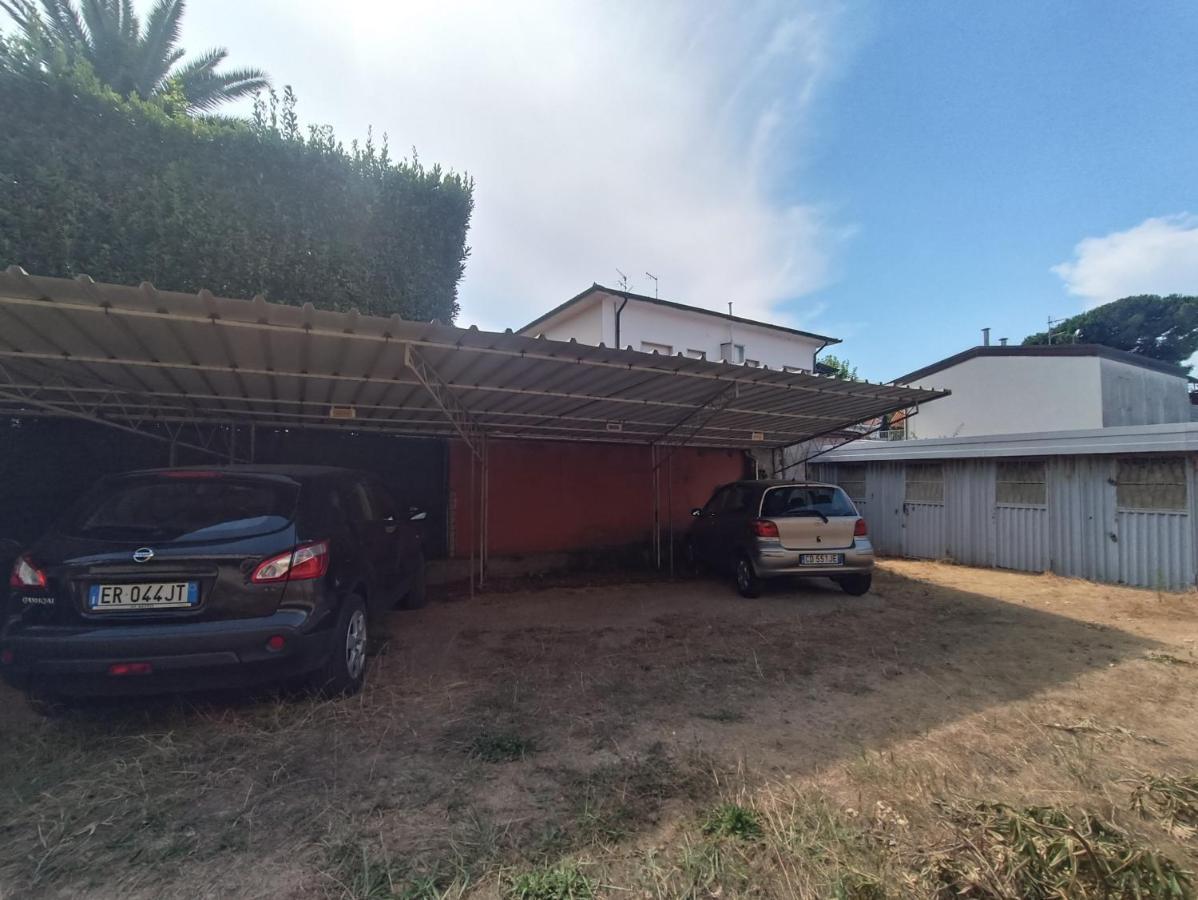 Le Palme 98 "Casa Vacanze" Lido di Camaiore Eksteriør billede